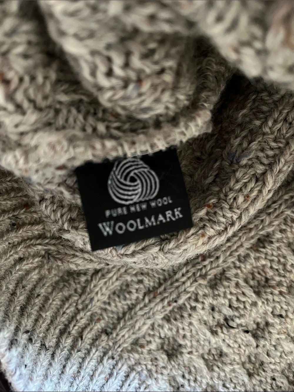 Classic Carraig Donn  
Cable-Knit Crewneck Sweater in Light Gray - Picture 7 of 9